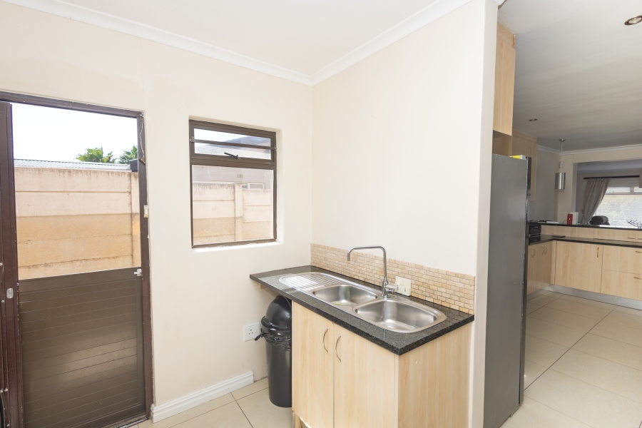 4 Bedroom Property for Sale in Flamingo Vlei Western Cape